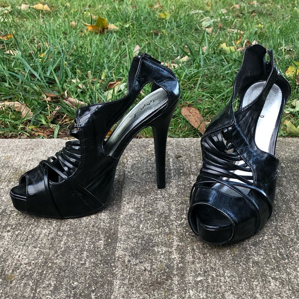 Qupid Zipper-back Heels